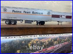 NATX 85 ft ALL PURPOSE TOFC FLAT CAR with 2 TRAILERS SOO / SP-UP HO Scale NEW RTR