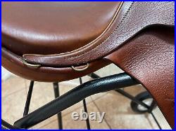 SALE! VINTAGE NEVER USED TAN COLOR Courbette ALL PURPOSE English Saddle