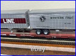 SOO LINE 85 ft ALL PURPOSE TOFC FLAT CAR with 2 TRAILERS SOO / GN HO Scale NEW RTR